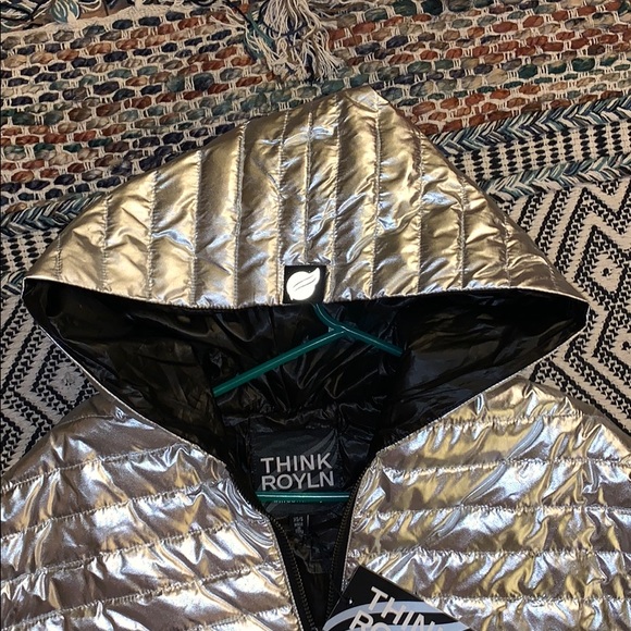 *Rare Find | cropped hi-low poncho silver color - Picture 6 of 16